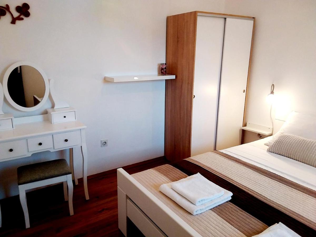 Apartman Tomo Pula Exteriér fotografie